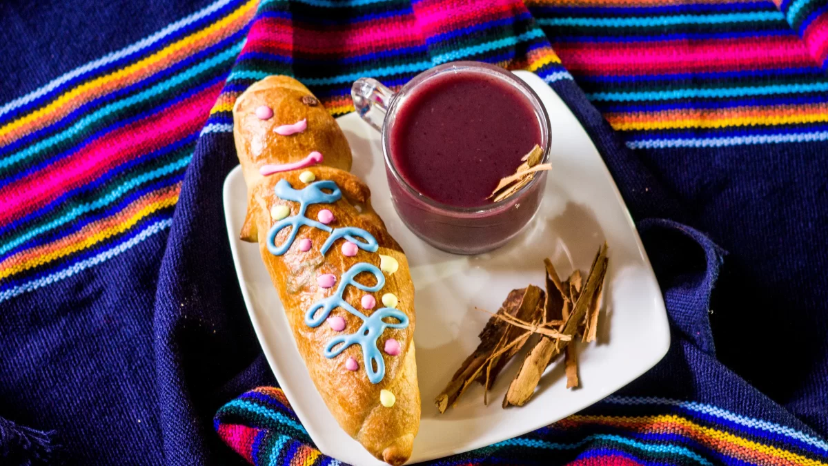 Colada morada tradición ecuatoriano